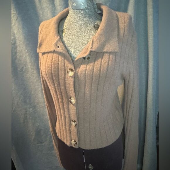 London Kaye Women's Tortoise Shell Button-Up Sweater - Carmel Cream - Medium - Picture 2 of 7